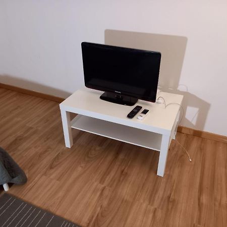 3 Hebergements - Au 1Er Etage 1 Appartement 2 Pieces Et Au 2Eme Etage Un Logement De 2 Chambres Louees Separement Avec Coin Cuisine Et Toilettes A Partager- Dans Pavillon Au Pied Du Rer B A 5 Minutes De Paris Et 30 Mn Stade De France Кашан Экстерьер фото