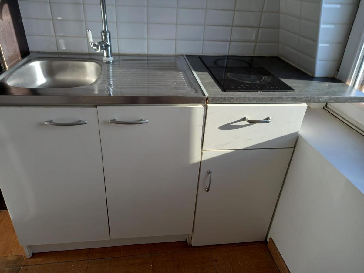 3 Hebergements - Au 1Er Etage 1 Appartement 2 Pieces Et Au 2Eme Etage Un Logement De 2 Chambres Louees Separement Avec Coin Cuisine Et Toilettes A Partager- Dans Pavillon Au Pied Du Rer B A 5 Minutes De Paris Et 30 Mn Stade De France Кашан Экстерьер фото