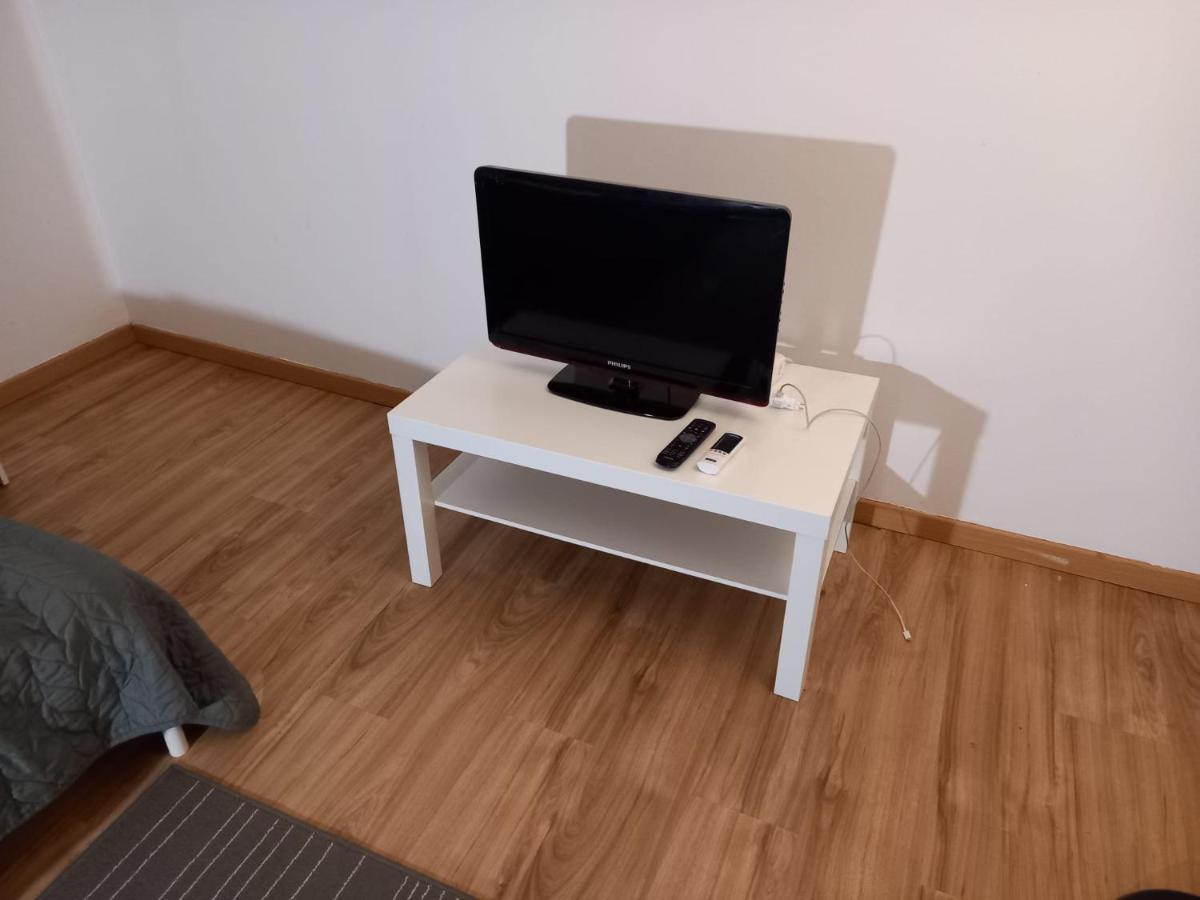 3 Hebergements - Au 1Er Etage 1 Appartement 2 Pieces Et Au 2Eme Etage Un Logement De 2 Chambres Louees Separement Avec Coin Cuisine Et Toilettes A Partager- Dans Pavillon Au Pied Du Rer B A 5 Minutes De Paris Et 30 Mn Stade De France Кашан Экстерьер фото