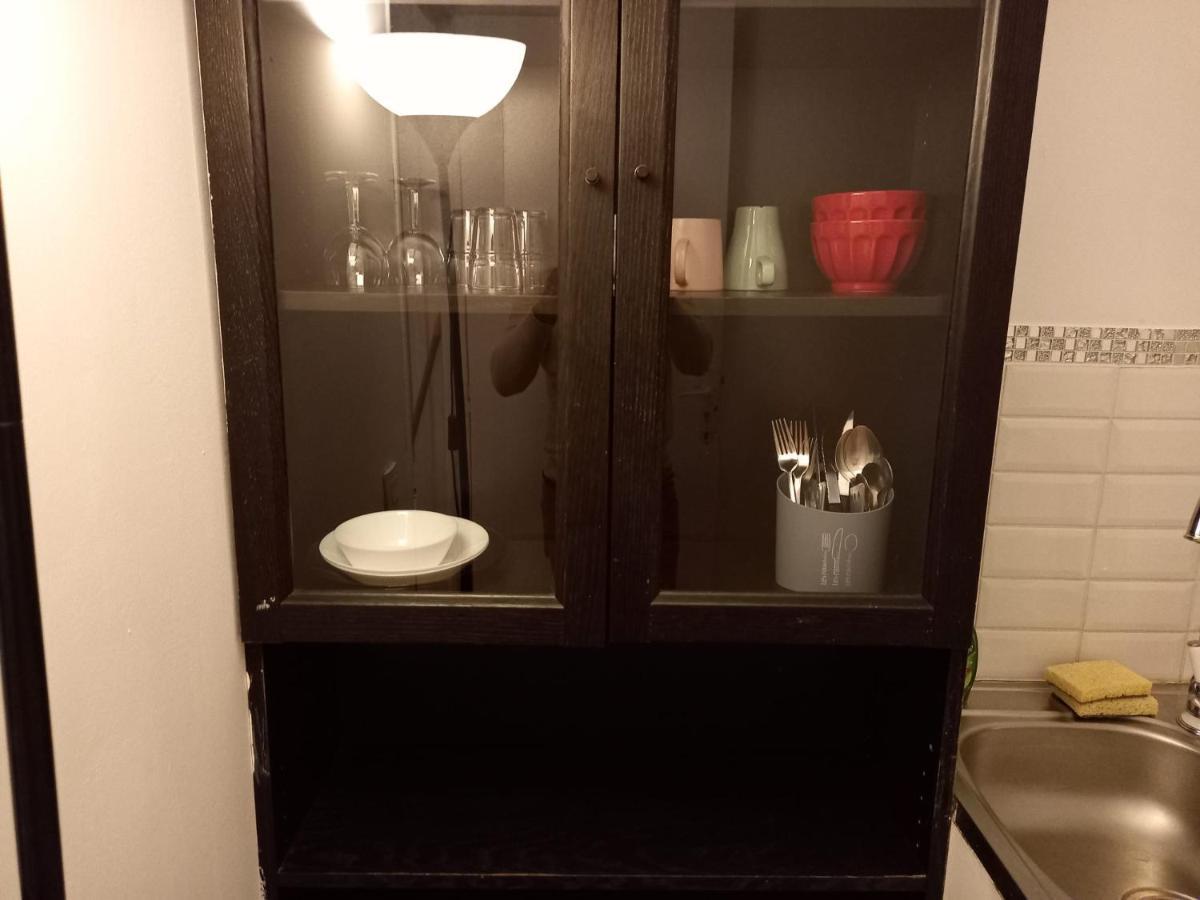 3 Hebergements - Au 1Er Etage 1 Appartement 2 Pieces Et Au 2Eme Etage Un Logement De 2 Chambres Louees Separement Avec Coin Cuisine Et Toilettes A Partager- Dans Pavillon Au Pied Du Rer B A 5 Minutes De Paris Et 30 Mn Stade De France Кашан Экстерьер фото