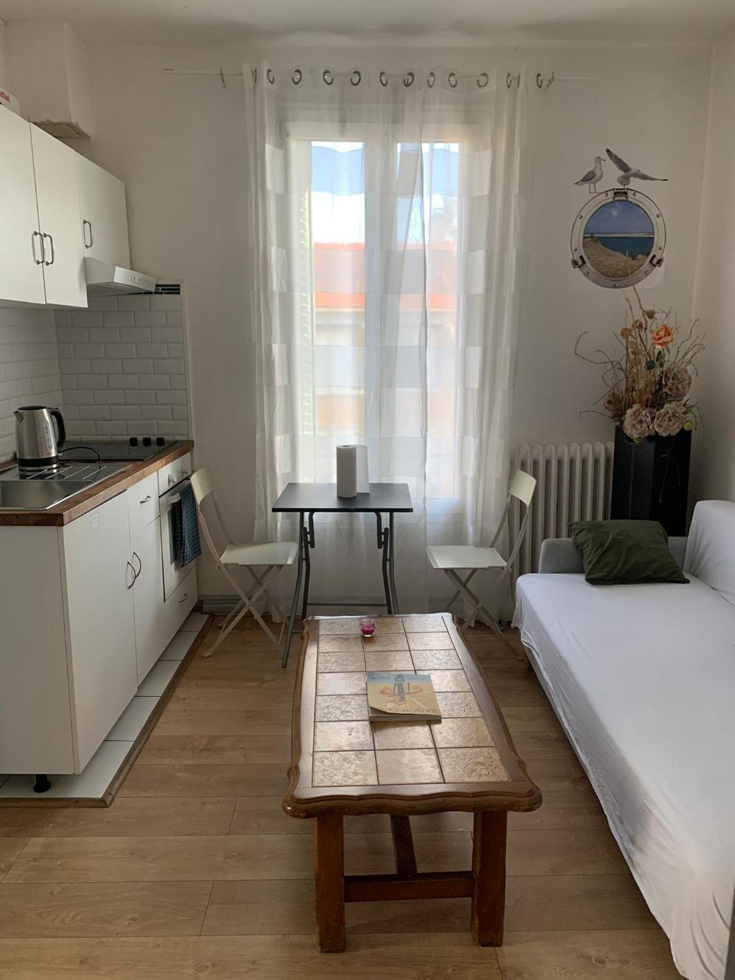 3 Hebergements - Au 1Er Etage 1 Appartement 2 Pieces Et Au 2Eme Etage Un Logement De 2 Chambres Louees Separement Avec Coin Cuisine Et Toilettes A Partager- Dans Pavillon Au Pied Du Rer B A 5 Minutes De Paris Et 30 Mn Stade De France Кашан Экстерьер фото