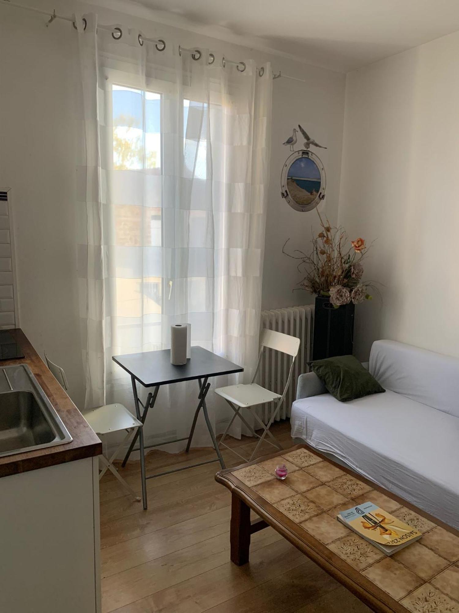 3 Hebergements - Au 1Er Etage 1 Appartement 2 Pieces Et Au 2Eme Etage Un Logement De 2 Chambres Louees Separement Avec Coin Cuisine Et Toilettes A Partager- Dans Pavillon Au Pied Du Rer B A 5 Minutes De Paris Et 30 Mn Stade De France Кашан Экстерьер фото